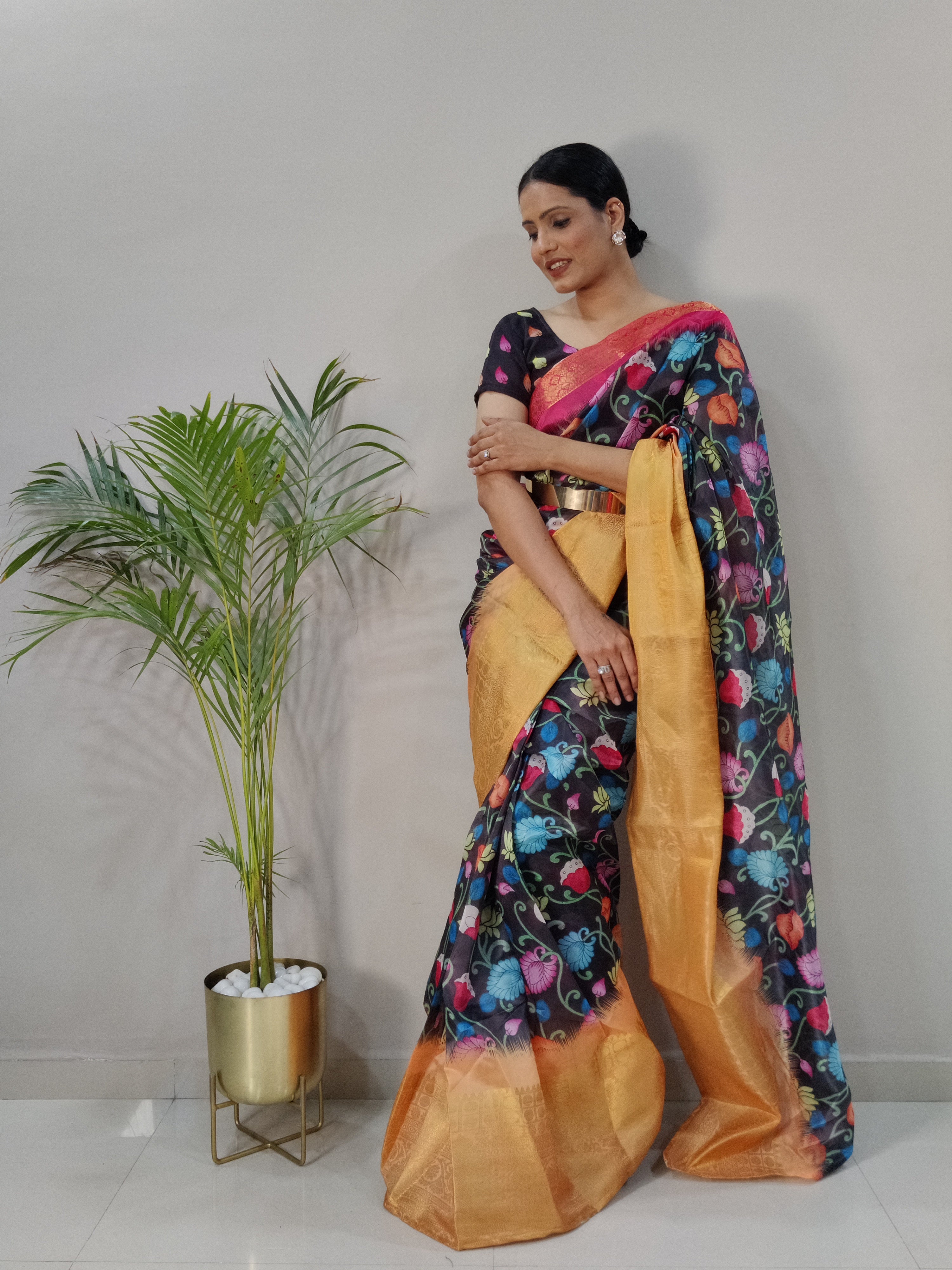 Beautiful Linen Ready To Wear Saree