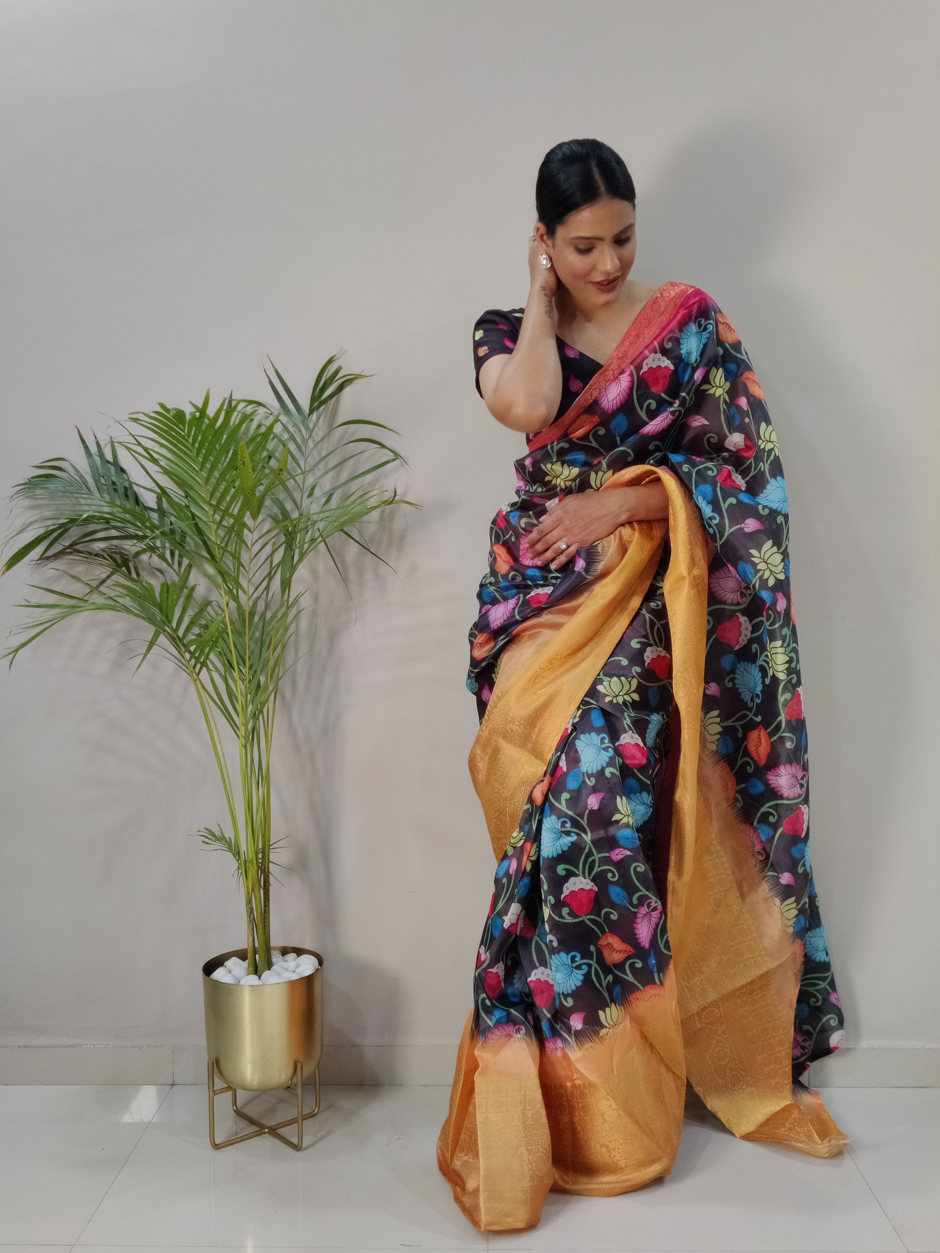 Beautiful Linen Ready To Wear Saree