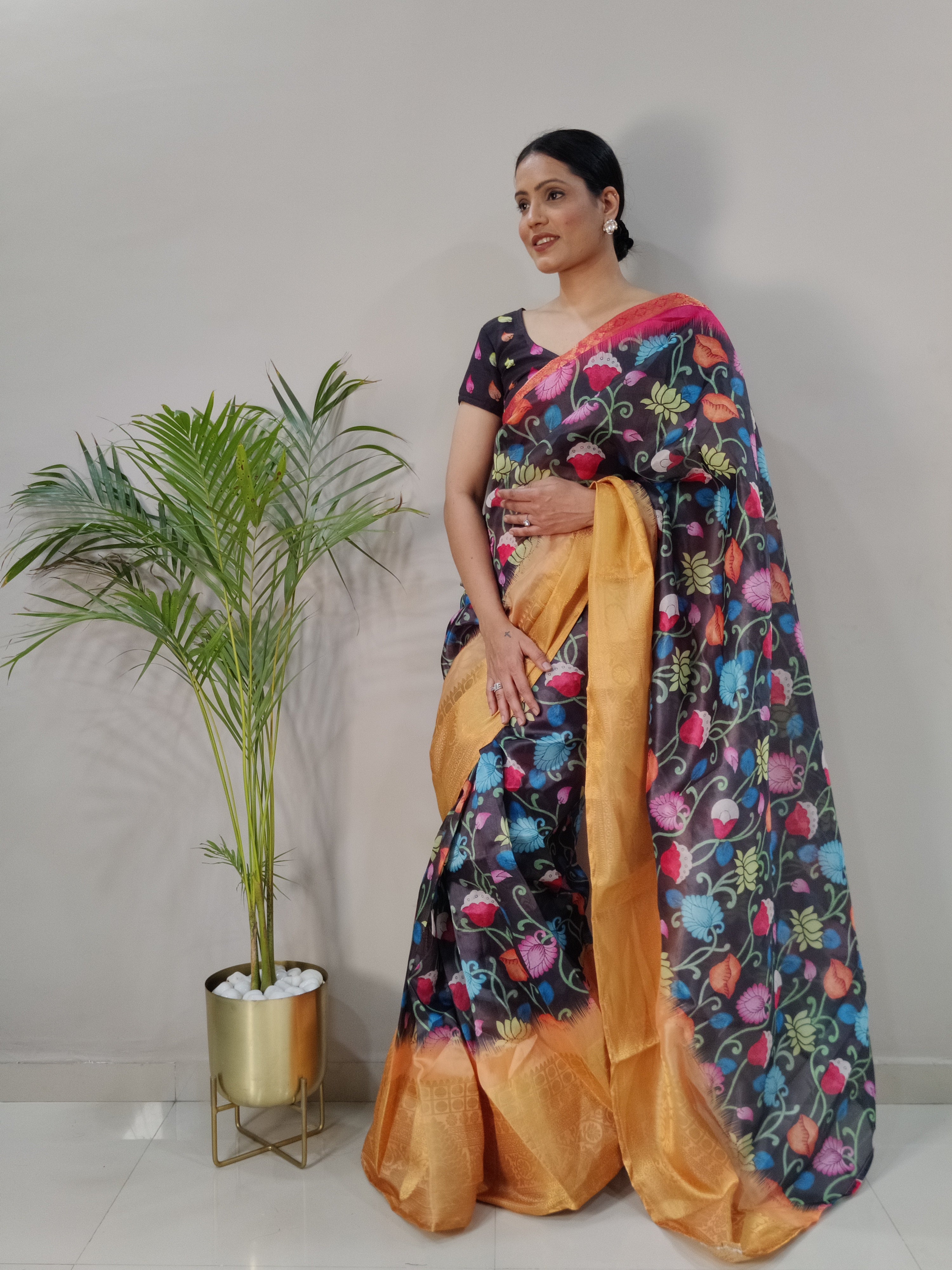 Beautiful Linen Ready To Wear Saree